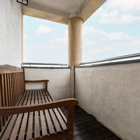 Blue Slowackiego With Balcony And Parking In By Renters Apartamento *